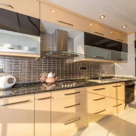 דירה Lovely Flat With Sea View Near In Muratpasa *